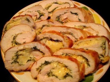 Куриный рулет с аджикой, грибами и майонезом