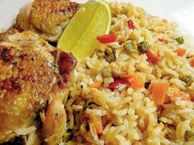 Курица с рисом по-кубински