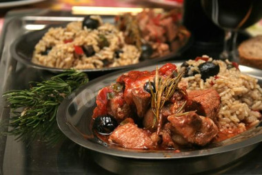 Мясо по-итальянски под томатным соусом
