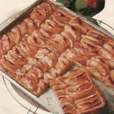 яблочный пирог с корицей и лимоном