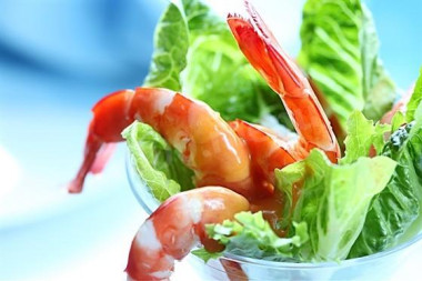 Салат морской коктейль из морепродуктов