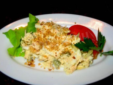Салат из кальмара с грецкими орехами
