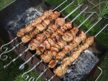 Настоящий шашлык из баранины на углях