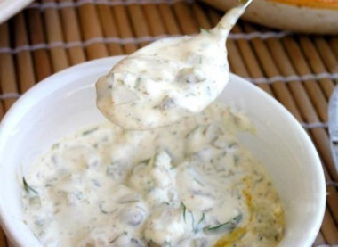 Соус к рыбе с маринованными огурцами