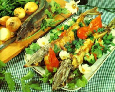 Стерлядь в духовке с овощами