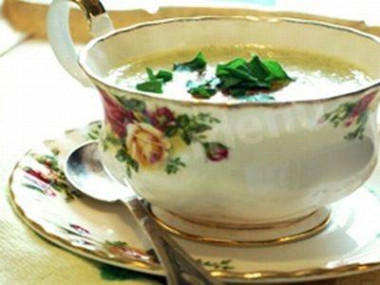 Суп из брокколи с кедровыми орешками