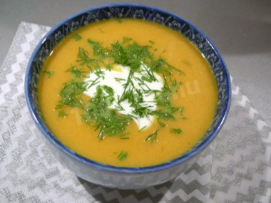 Тыквенный суп на молоке и бульоне со сметаной