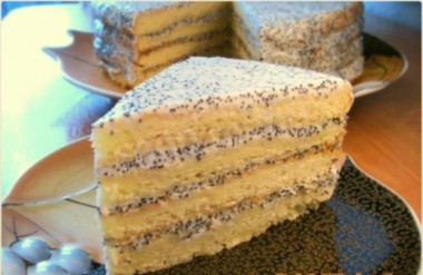 Торт с маком и сметанным кремом