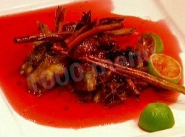 Утка в сливовом соусе с хрустящей корочкой