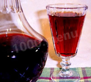 Ликер с пряностями на вишне