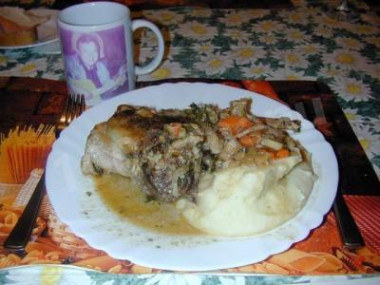 Заяц под чесночным соусом