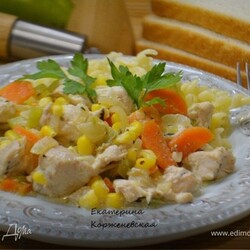 Куриная грудка с овощами в сливочном соусе, пошаговый рецепт на 947 ккал, фото, ингредиенты - Екатерина Корженевская