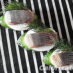 Закуска из сельди и яйца