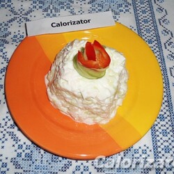 Салат из курицы и огурца