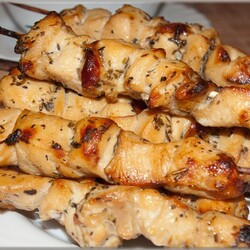 Шашлычки пикантные из куриной грудки