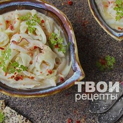Кальмары в сметанном соусе