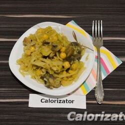 Капуста тушеная с нутом и грибами