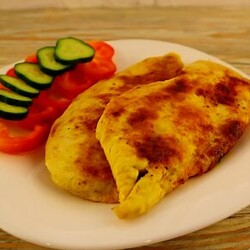 Семейный канал Тищенко | При таком способе приготовления, куриное филе всегда сочное. Делимся рецептом.