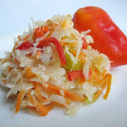 Капуста маринованная с болгарским перцем быстрого приготовления