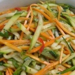 На днях знакомая угостила закуской из кабачков, вкус не передать словами, я сразу выпросила рецепт