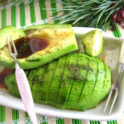 Закуска  «Авокадо с чёрным перцем»