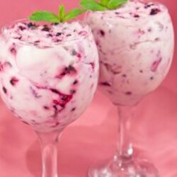 Десерт с маскарпоне и черникой