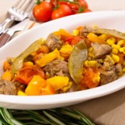 Говядина, запеченная с овощами