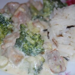 Индейка с брокколи в сливочном соусе
