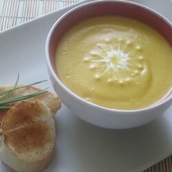 Суп-пюре из кабачков со сливками
