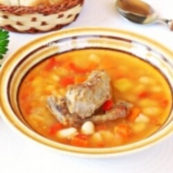 Суп из свинины с фасолью