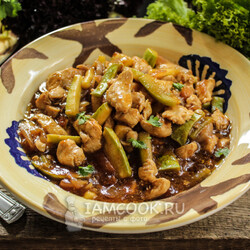 Куриное филе с кабачками в соевом соусе — рецепт с фото