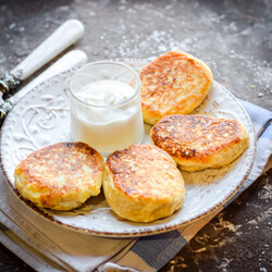 Сырники из обезжиренного творога - классический рецепт с фото