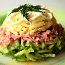 Салат из ветчины с сыром и огурцом  - пошаговый рецепт с фото на Повар.ру