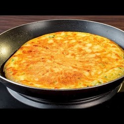 5 ингредиентов и 10 минут времени в одной сковороде - в итоге пышная лепешка с сыром! | Appetitno.TV