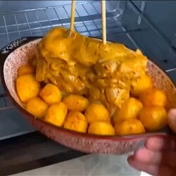 Куриные бедра с картошкой