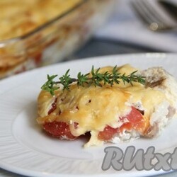 Треска, запечённая с сыром и помидорами - 8 пошаговых фото в рецепте