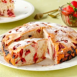 Шарлотка с клубникой, пошаговый рецепт с фото на 317 ккал