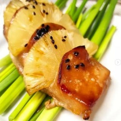 Курица с ананасом