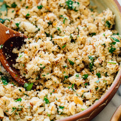 "Рис" из цветной капусты по-средиземноморски