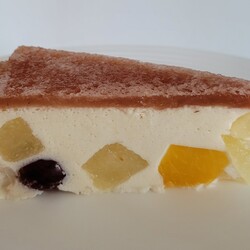 Десерт "битое стекло" с фруктами