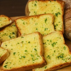 Чесночный хлеб