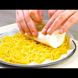 Rolle 1 Eiswaffel in Spaghetti ein und schieb sie 20 Min on den Ofen. Geniale Idee!