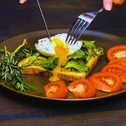 Ресторанные яйца-пашот за минуту и без кастрюлияй