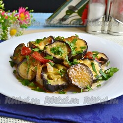 Баклажаны с помидорами и сыром в мультиварке