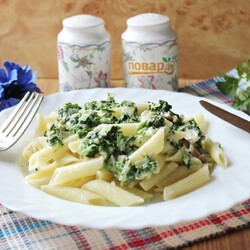 Паста со шпинатом в сливочном соусе