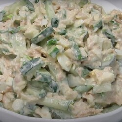 Салат с тунцом за 3 минуты. Можно и на Новый год поставить: быстро и вкусно — Video Recipes