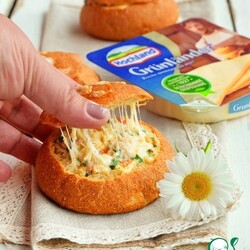 Булочка с лососем и сыром