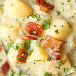 Easy Clam Chowder - Damn Delicious