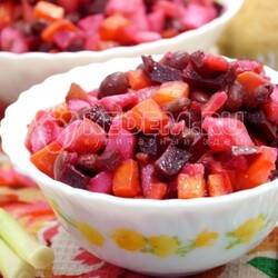 Простой и вкусный салат с фасолью