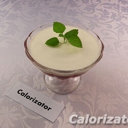 Десерт из клубники и йогурта